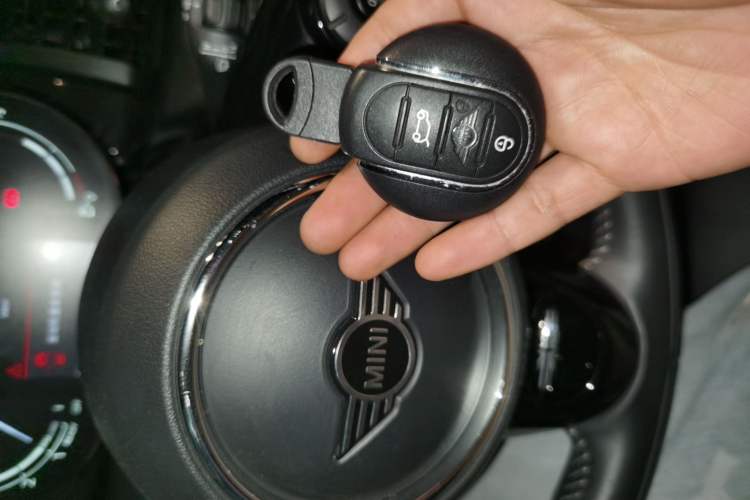 Used MINI 2021 1.5T COOPER Artist Vehicle Key