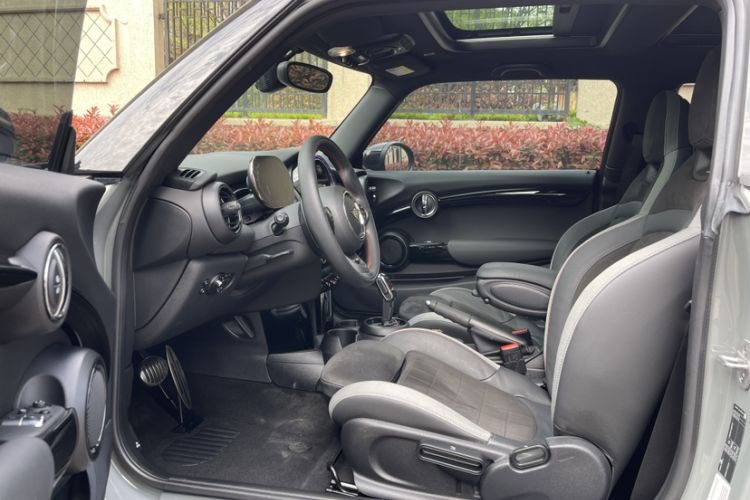 Used MINI 2021 2.0T COOPER S Racing Driver Interior 2