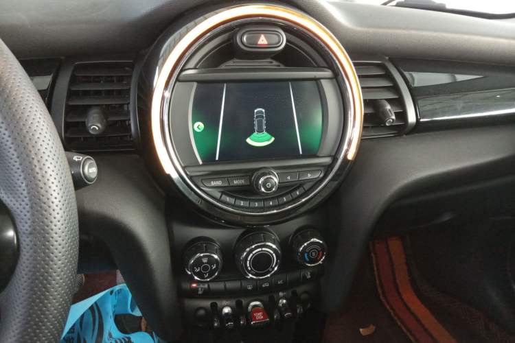 Used MINI 2021 1.5T ONE PLUS Five-Door Edition Audio And AC Panel