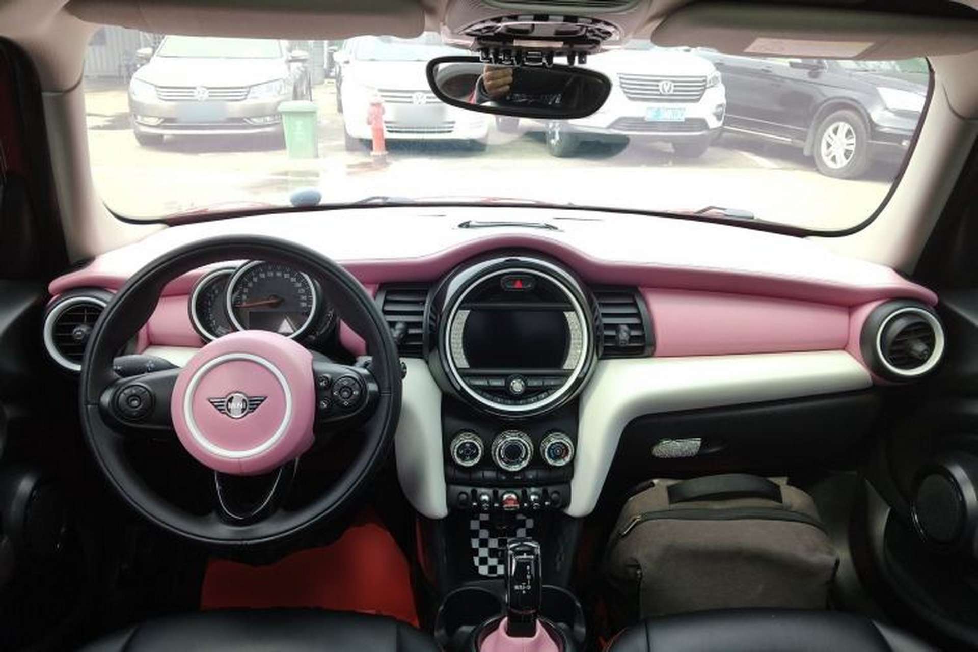 Used MINI 2021 1.5T ONE Five-Door Version Center Console