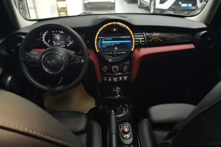 Used MINI 2021 1.5T COOPER Classic Edition Five-Door Version Center Console