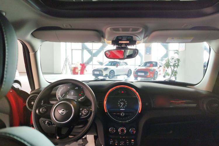 Used MINI 2021 1.5T COOPER Classic Edition Five-Door Version Center Console