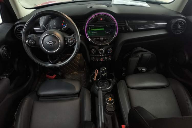Used MINI 2021 1.5T COOPER Classic Edition Five-Door Version Center Console