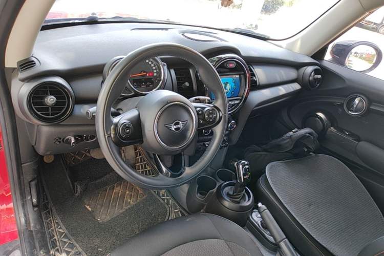 Used MINI 2021 1.5T ONE Center Console