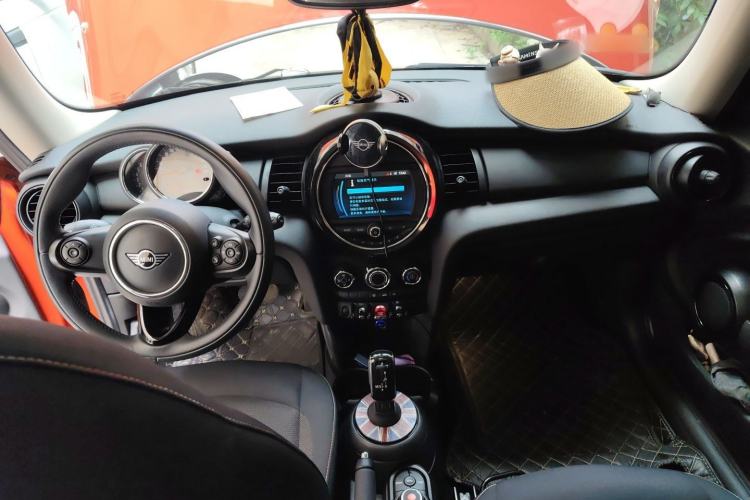 Used MINI 2021 1.5T ONE Center Console