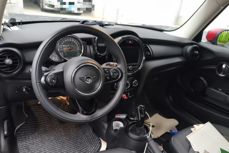 Used MINI 2021 1.5T ONE Center Console