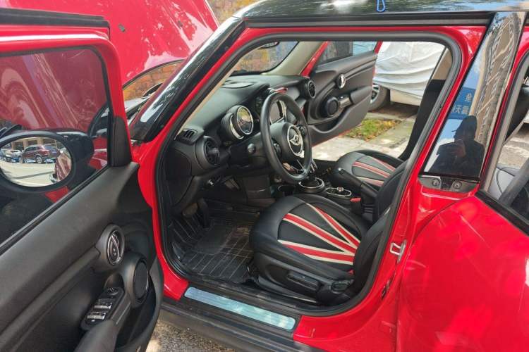 Used MINI 2021 1.5T ONE Five-Door Version Driver Seat