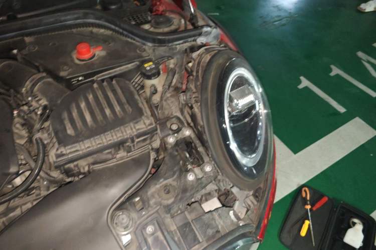 Used MINI 2021 1.5T COOPER Classic Edition Five-Door Version Engine Bay Left