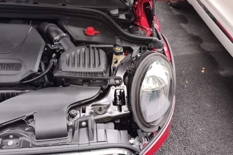 Used MINI 2021 1.5T ONE Engine Bay Left
