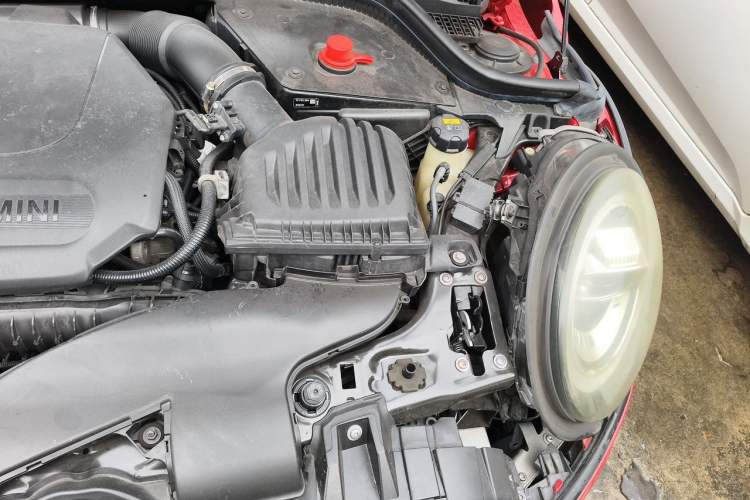 Used MINI 2021 1.5T ONE Engine Bay Left