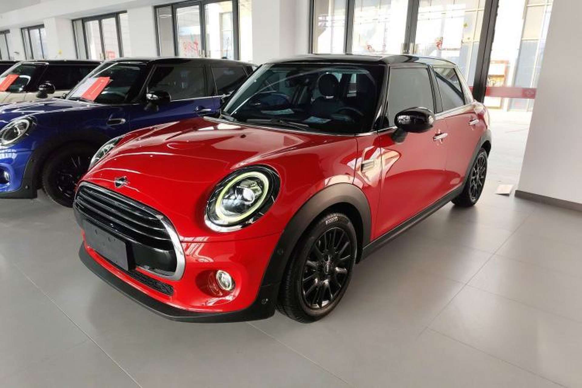 Used MINI 2021 1.5T COOPER Classic Edition Five-Door Version Front Left 45 Deg