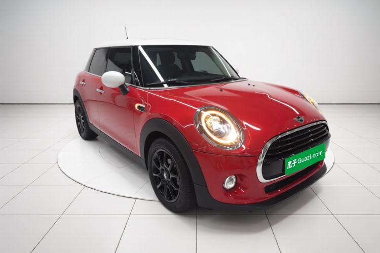 Used MINI 2021 1.5T COOPER Classic Edition Five-Door Version Front Right 45 Deg