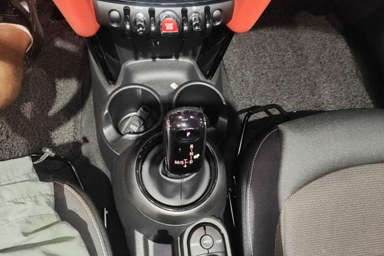 Used MINI 2021 1.5T ONE PLUS Gear Lever