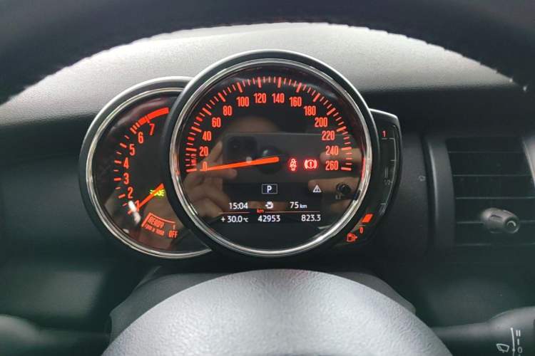 Used MINI 2021 1.5T ONE Five-Door Version Instrument Cluster