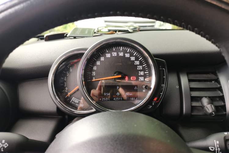 Used MINI 2021 1.5T ONE Five-Door Version Instrument Cluster