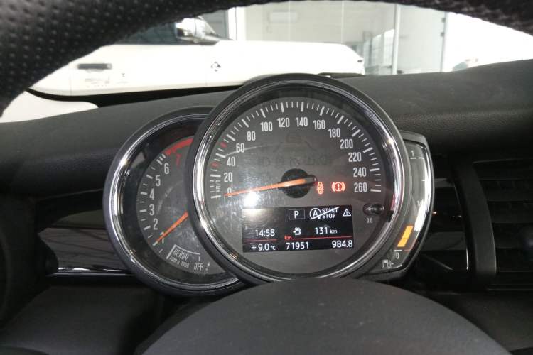 Used MINI 2021 1.5T ONE PLUS Five-Door Edition Instrument Cluster