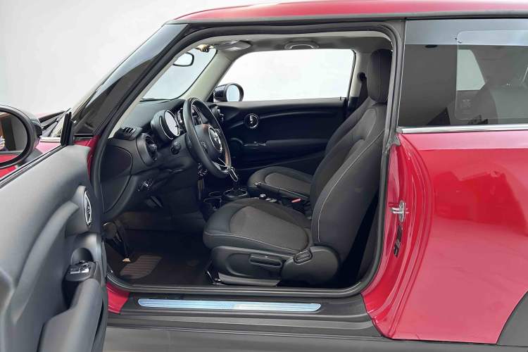 Used MINI 2021 1.5T ONE Interior 1