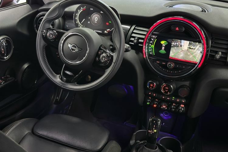Used MINI 2021 1.5T COOPER Artist Interior 10
