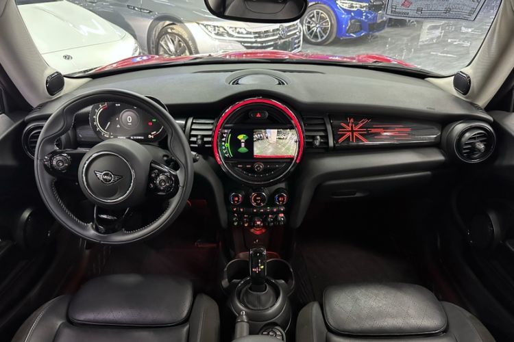 Used MINI 2021 1.5T COOPER Artist Interior 11
