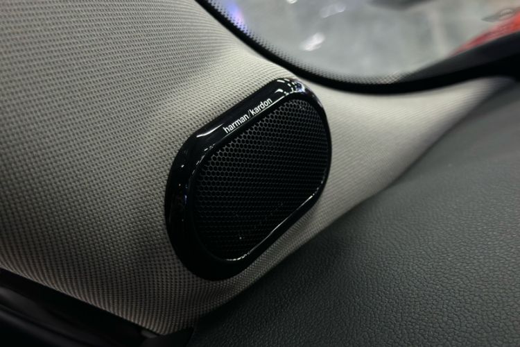 Used MINI 2021 1.5T COOPER Artist Interior 12