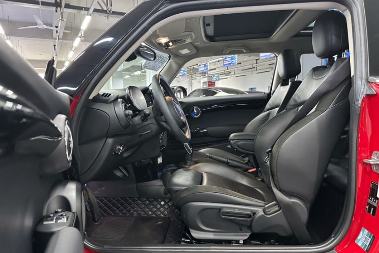 Used MINI 2021 1.5T COOPER Artist Interior 2