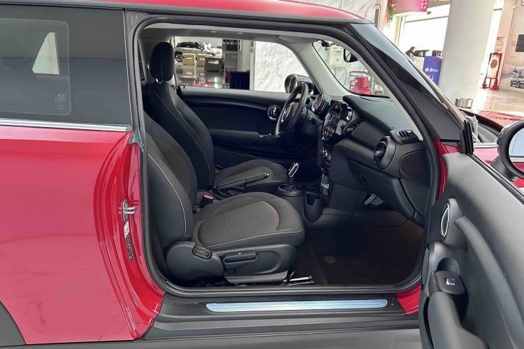 Used MINI 2021 1.5T ONE Interior 2
