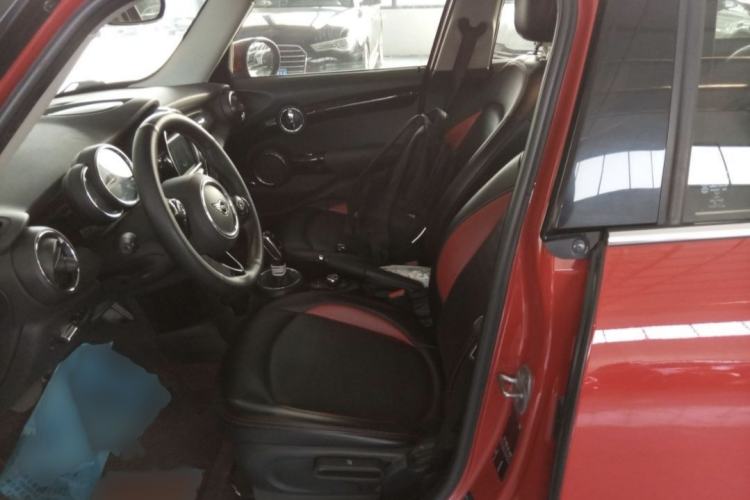Used MINI 2021 1.5T ONE PLUS Five-Door Edition Interior 2