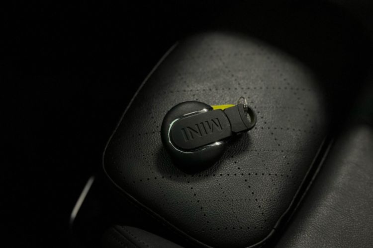 Used MINI 2021 1.5T COOPER Artist Interior 4