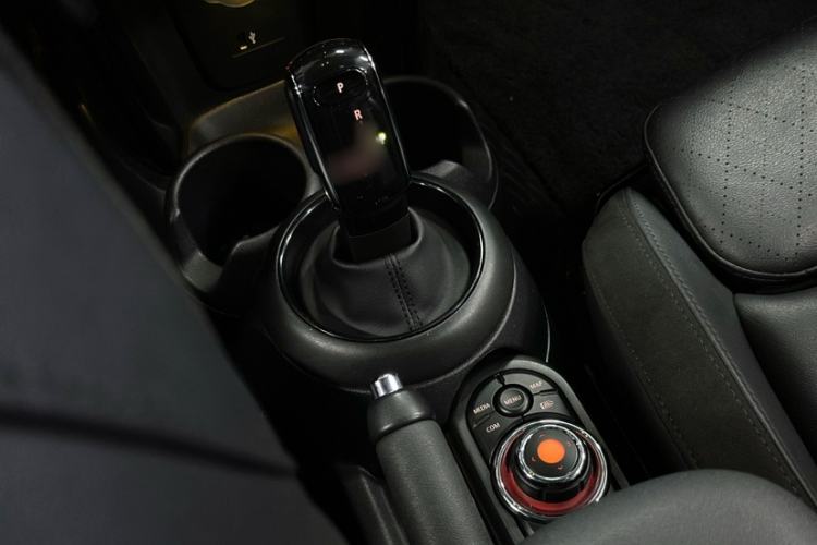 Used MINI 2021 1.5T COOPER Artist Interior 5