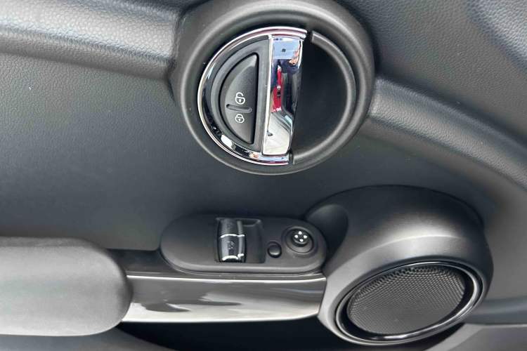 Used MINI 2021 1.5T ONE Interior 6