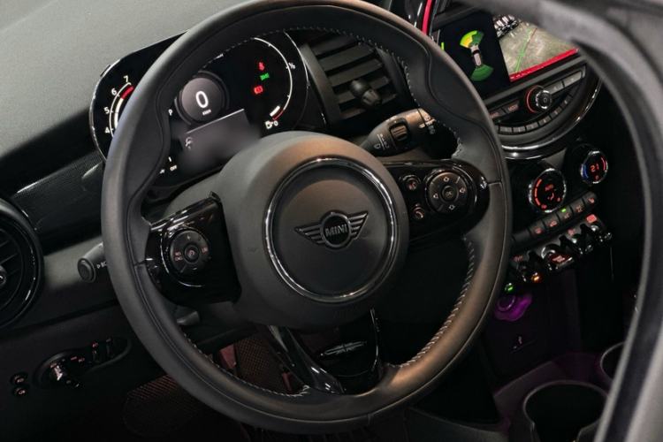 Used MINI 2021 1.5T COOPER Artist Interior 7