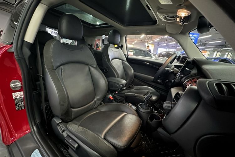 Used MINI 2021 1.5T COOPER Artist Interior 8