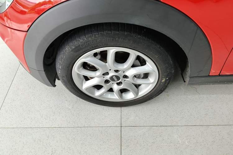 Used MINI 2021 1.5T ONE Five-Door Version Left Front Wheel Hub