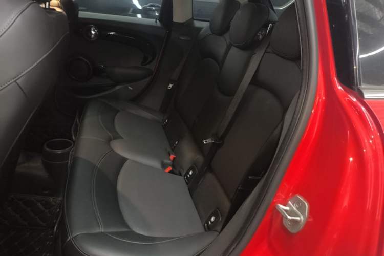 Used MINI 2021 1.5T COOPER Classic Edition Five-Door Version Left Rear Seat