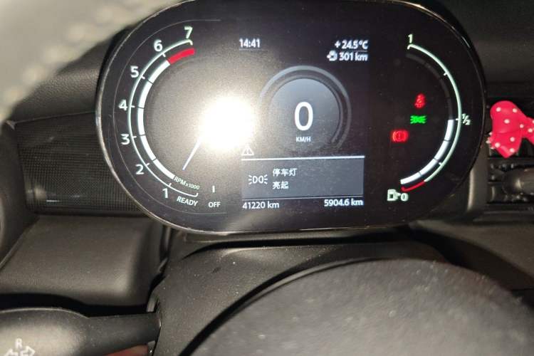 Used MINI 2021 1.5T COOPER Classic Edition Five-Door Version Odometer Close Up