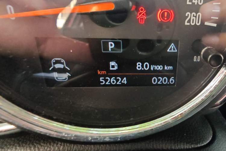 Used MINI 2021 1.5T ONE Five-Door Version Odometer Close Up