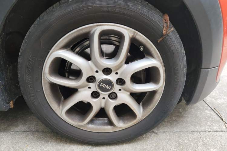 Used MINI 2021 1.5T ONE Right Front Wheel Hub