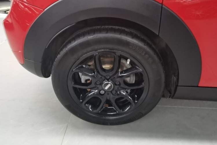 Used MINI 2021 1.5T COOPER Classic Edition Five-Door Version Right Rear Wheel Hub
