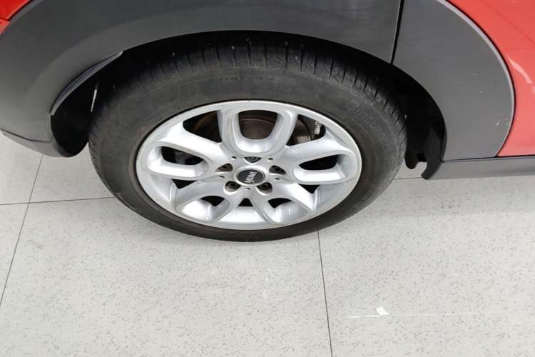 Used MINI 2021 1.5T ONE Five-Door Version Right Rear Wheel Hub