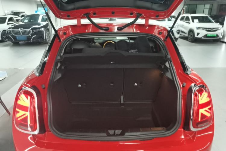 Used MINI 2021 1.5T COOPER Classic Edition Five-Door Version Trunk