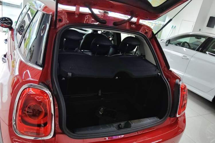 Used MINI 2021 1.5T ONE Five-Door Version Trunk