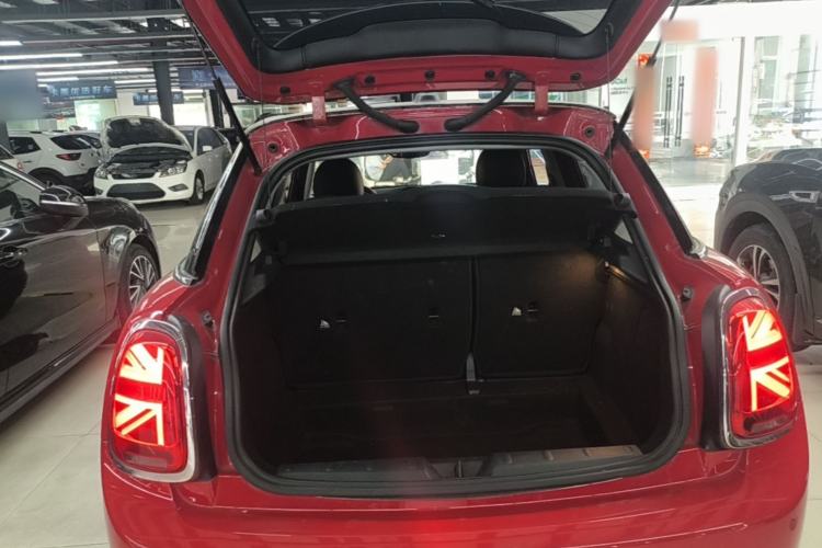 Used MINI 2021 1.5T COOPER Classic Edition Five-Door Version Trunk