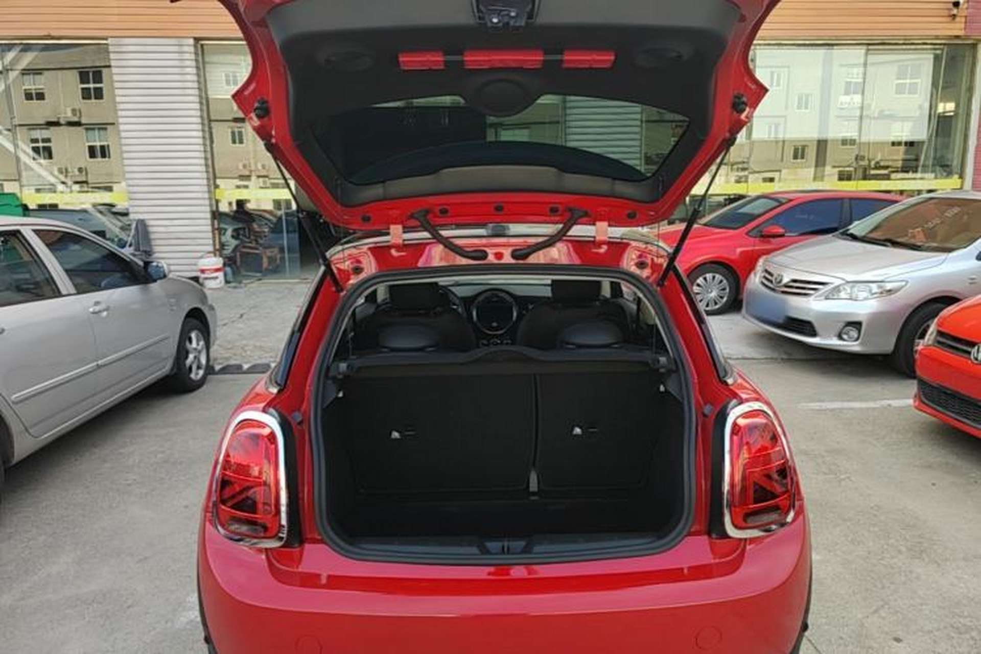 Used MINI 2021 1.5T COOPER Artist Trunk