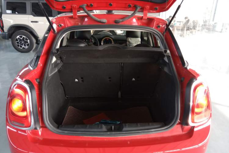 Used MINI 2021 1.5T ONE PLUS Five-Door Edition Trunk
