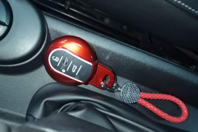Used MINI 2021 1.5T COOPER Classic Edition Five-Door Version Vehicle Key