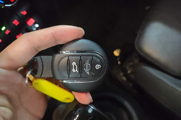 Used MINI 2021 1.5T COOPER Artist Vehicle Key