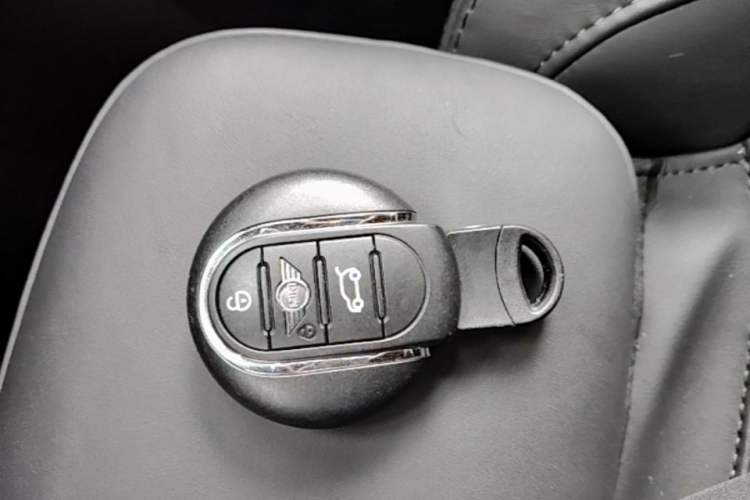 Used MINI 2021 2.0T COOPER S CABRIO Artist Vehicle Key