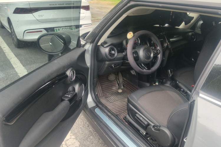 Used MINI 2021 1.5T ONE PLUS Driver Seat