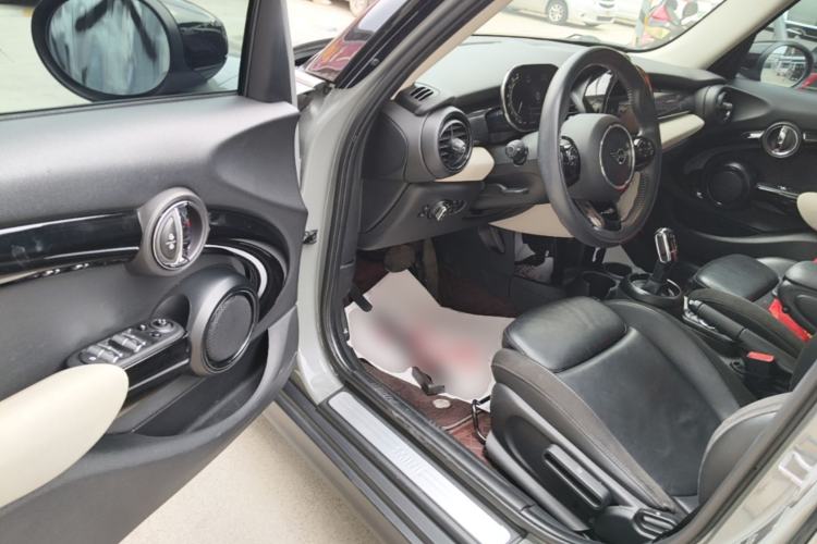 Used MINI 2021 1.5T COOPER Artist Five-Door Edition Driver Seat