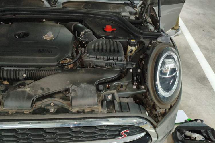 Used MINI 2021 2.0T COOPER S Classic Edition Five-Door Model Engine Bay Left